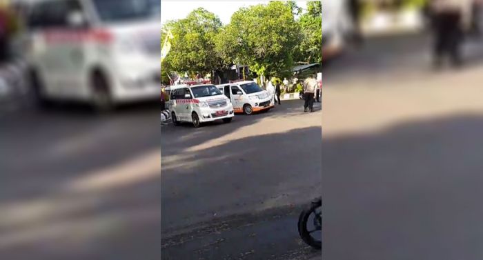Ambulans Pengantar Jenazah Mantan Anggota DPRD Pati Tertabrak Truk Tangki, 1 Orang Tewas Ambulans Pengantar Jenazah Mantan Anggota DPRD Pati Tertabrak Truk Tangki, 1 Orang Tewas