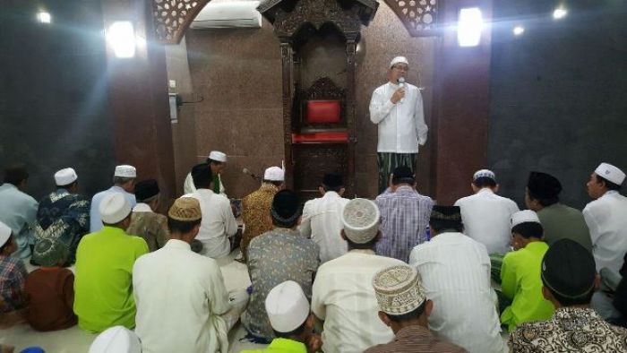 Camat Manyar Sosialisasikan Gerakan Salat Subuh Berjamaah Camat Manyar Sosialisasikan Gerakan Salat Subuh Berjamaah
