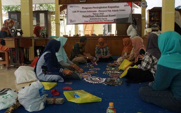 SIG Tuban Gelar Pelatihan Pembuatan Alat Tempat Makan dan Keset SIG Tuban Gelar Pelatihan Pembuatan Alat Tempat Makan dan Keset