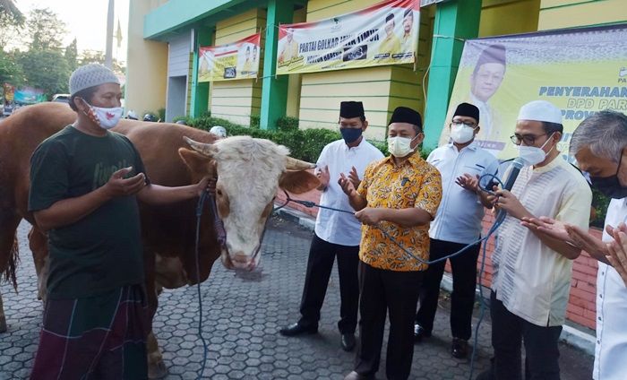 Golkar Jatim Kurban Belasan Ekor Sapi, Warga Isoman Dapat Prioritas