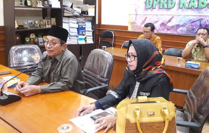 Ketua DPRD Gresik Minta BLH Ajak Warga Kerja Sama Bangun TPS Sampah Ketua DPRD Gresik Minta BLH Ajak Warga Kerja Sama Bangun TPS Sampah
