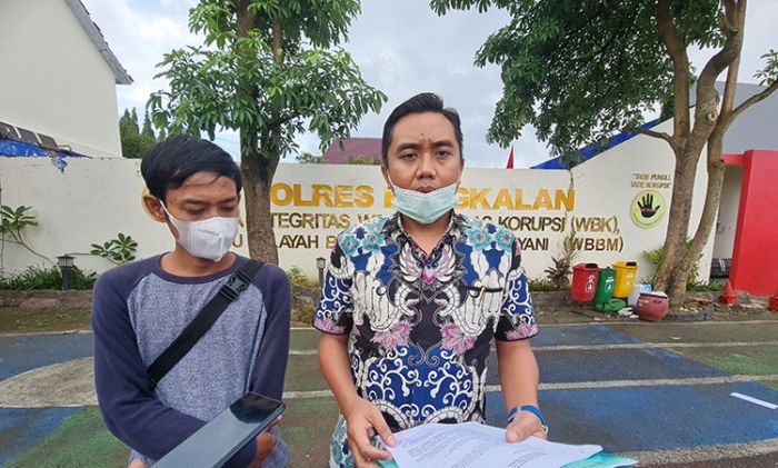 Pilkades Serentak 2021, Bakal Calon Kepala Desa Gili Anyar Dilaporkan ke Polres Bangkalan Pilkades Serentak 2021, Bakal Calon Kepala Desa Gili Anyar Dilaporkan ke Polres Bangkalan