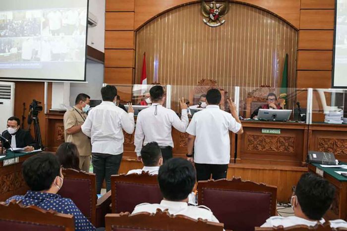 Tim Penyidik Kasus Pembunuhan Brigadir J Mengaku Merasa Diawasi Saat Olah TKP Tim Penyidik Kasus Pembunuhan Brigadir J Mengaku Merasa Diawasi Saat Olah TKP