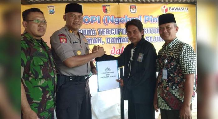 Pesilat PSHT yang Viral Karena Gagalkan Aksi Curanmor Dapat Penghargaan dari Polisi Pesilat PSHT yang Viral Karena Gagalkan Aksi Curanmor Dapat Penghargaan dari Polisi