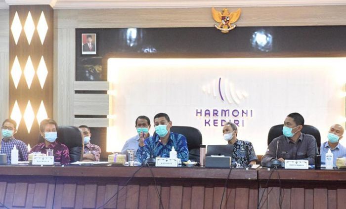 Wali Kota Kediri Minta Pengusaha Patuhi Aturan PPKM Wali Kota Kediri Minta Pengusaha Patuhi Aturan PPKM