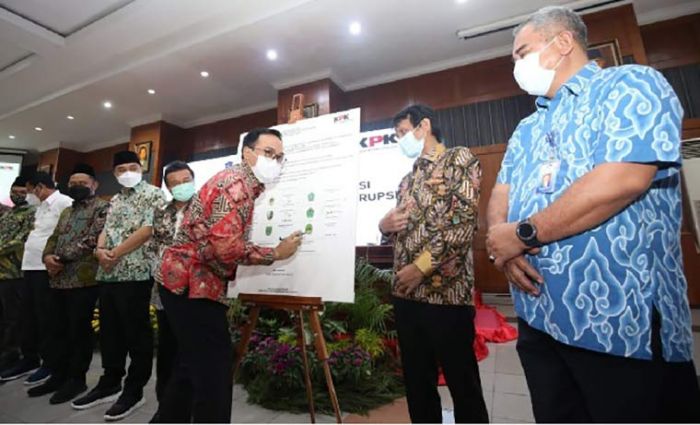 Bupati Pamekasan Teken Komitmen Bersama Program Pemberantasan Korupsi Bupati Pamekasan Teken Komitmen Bersama Program Pemberantasan Korupsi