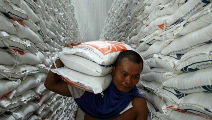100 Ton Beras Cadangan di Sumenep Tidak Terserap 100 Ton Beras Cadangan di Sumenep Tidak Terserap