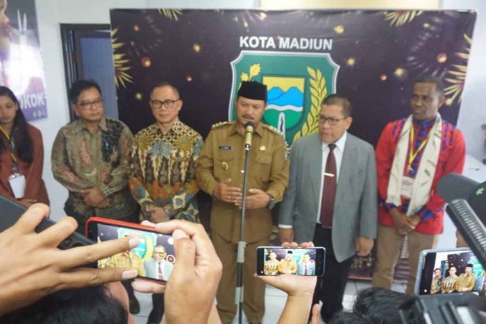 Kota Madiun Terima Delegasi Kenya dan Bangladesh, Maidi: Siap Berikan Layanan Terbaik Kota Madiun Terima Delegasi Kenya dan Bangladesh, Maidi: Siap Berikan Layanan Terbaik