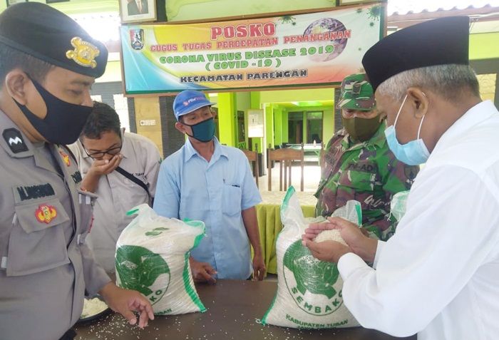 ​Pakai Teken Berita Acara, Kualitas Beras BPNT di Parengan Tuban Semakin Bagus