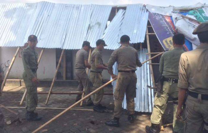 Penertiban PKL di depan Lapangan Gajah Mada Kota Kediri Diwarnai Adu Mulut