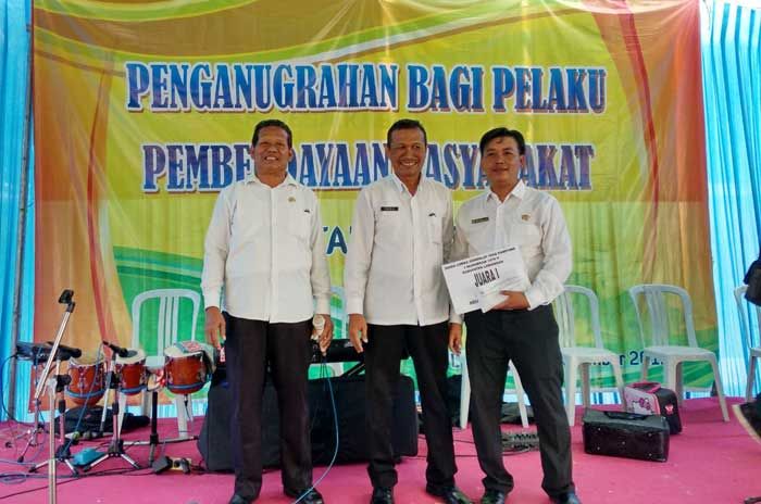 DPMD Lamongan Berikan Anugerah kepada Desa Pengelola APBDes Terbaik