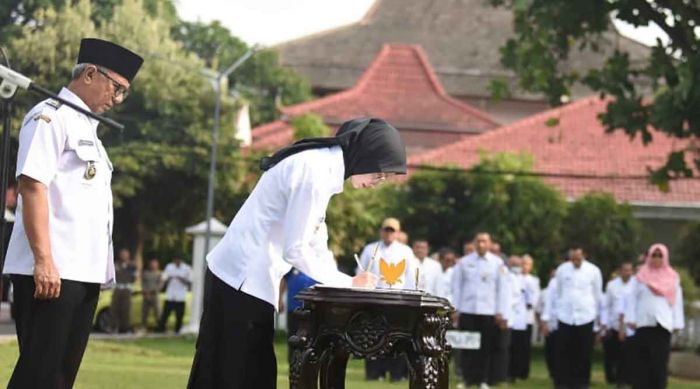 Perkuat Pengawasan, Wali Kota Kediri Teken Piagam Audit Intern