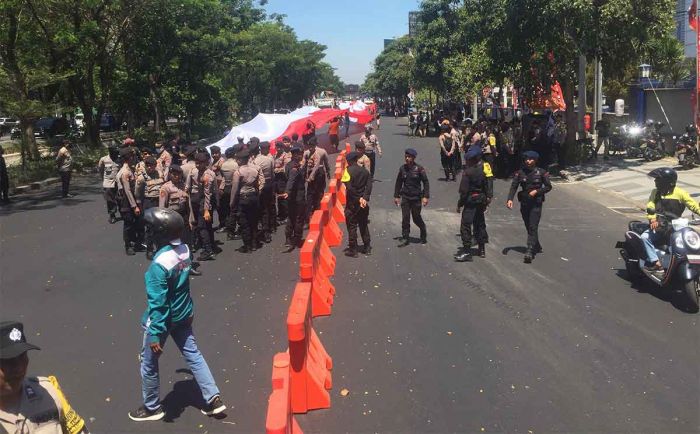 Demo ke Kantor Gubernur Jatim, Berikut 5 Tuntutan dari GSJT Demo ke Kantor Gubernur Jatim, Berikut 5 Tuntutan dari GSJT