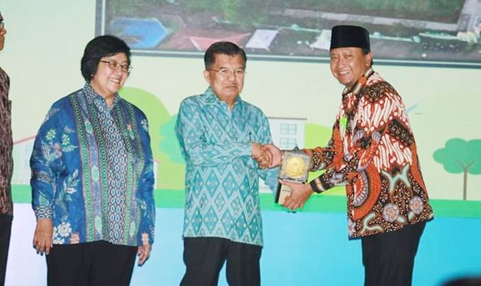 Piala Adipura Siap Diarak Keliling Bangil Pasuruan Piala Adipura Siap Diarak Keliling Bangil Pasuruan