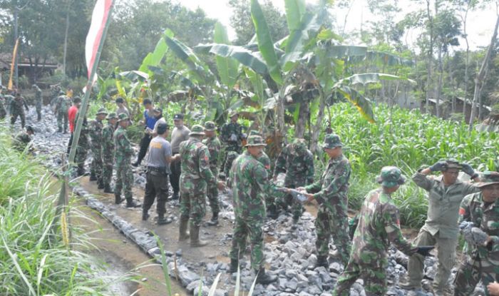 Pentingnya Sinergi TNI, Polri, dan Pemerintah, dalam Pelaksanaan TMMD Pentingnya Sinergi TNI, Polri, dan Pemerintah, dalam Pelaksanaan TMMD