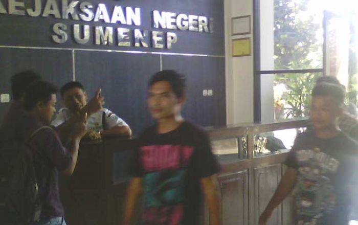 Dugaan Korupsi Pembangunan Kantor Baru Disdik Sumenep Dilaporkan Kejari Dugaan Korupsi Pembangunan Kantor Baru Disdik Sumenep Dilaporkan Kejari