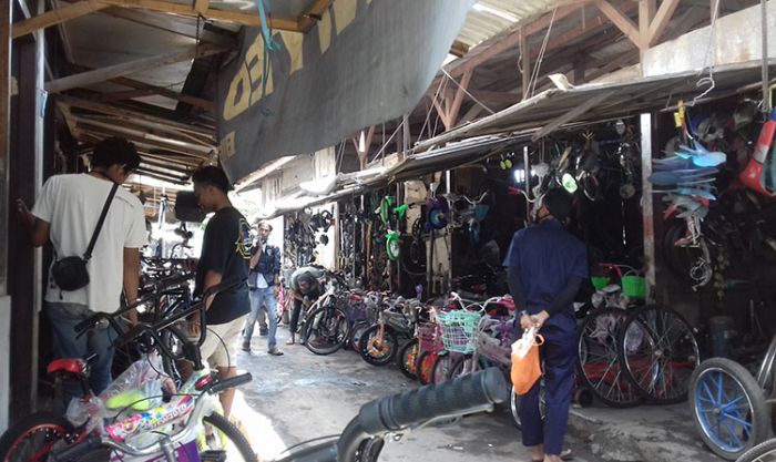 ​Bangunan Bedak Bocor, Pedagang Pasar Mangunharjo Mengeluh