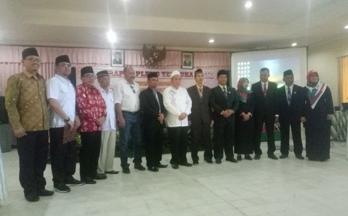 KPU Pasuruan Tetapkan Pasangan Adjib sebagai Bupati dan Wabup Terpilih KPU Pasuruan Tetapkan Pasangan Adjib sebagai Bupati dan Wabup Terpilih