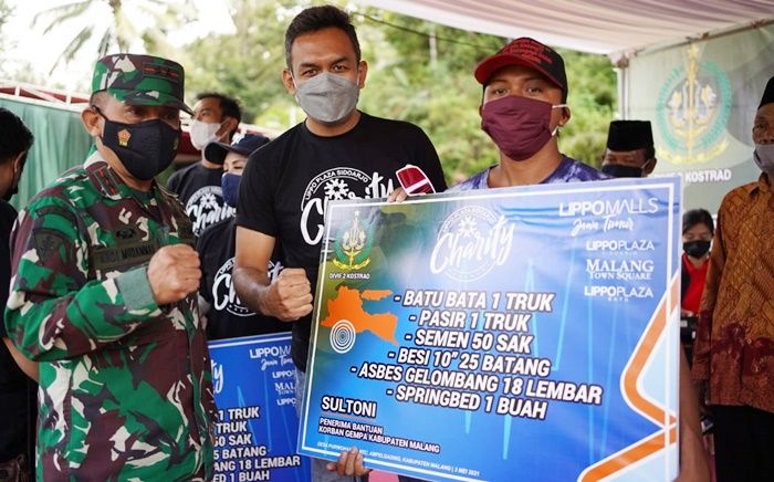 Tiga Lippo Malls Jatim Kompak Salurkan Bantuan Bahan Bangunan bagi Korban Gempa Bumi Malang Tiga Lippo Malls Jatim Kompak Salurkan Bantuan Bahan Bangunan bagi Korban Gempa Bumi Malang