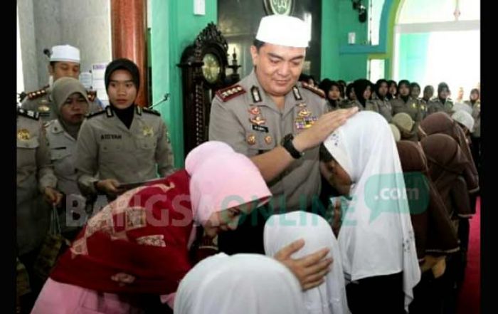 Polrestabes Surabaya Gelar Tasyakuran 100 Hari Kepemimpinan Kombespol Mohammad Iqbal Polrestabes Surabaya Gelar Tasyakuran 100 Hari Kepemimpinan Kombespol Mohammad Iqbal