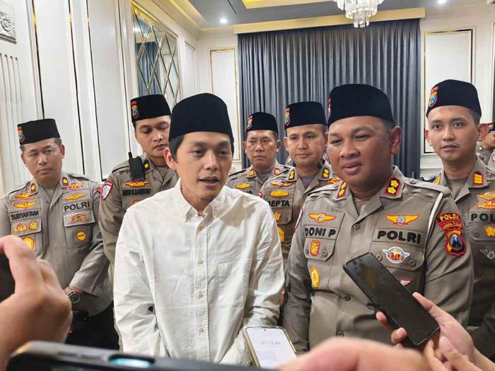 Ditlantas Polda Jatim Silaturahmi ke Gus Iqdam, Ajak Santri Kampanye Keselamatan Lalu Lintas