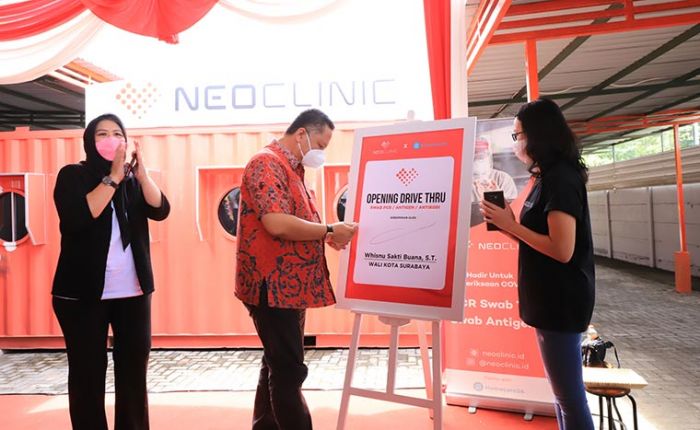 Plt. Wali Kota Surabaya Hadiri Pembukaan Layanan Drive Thru Swab PCR Plt. Wali Kota Surabaya Hadiri Pembukaan Layanan Drive Thru Swab PCR