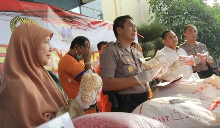 Jual Bibit Jagung Palsu, Tiga Produsen di Kediri Diamankan Polisi Jual Bibit Jagung Palsu, Tiga Produsen di Kediri Diamankan Polisi