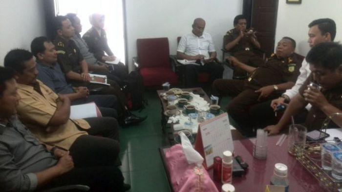 Hadiri Kampanye Khofifah, Dua Kades di Blitar Hanya Diperingatkan Hadiri Kampanye Khofifah, Dua Kades di Blitar Hanya Diperingatkan