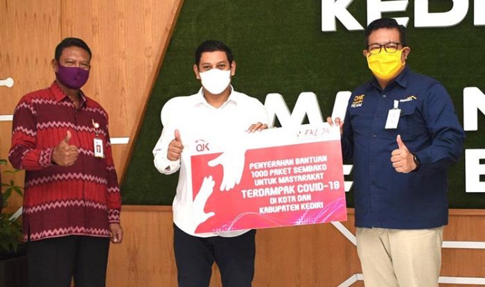 Wali Kota Kediri Terima 500 Paket Bantuan Sosial dari Forum Komunikasi Lembaga Jasa Keuangan