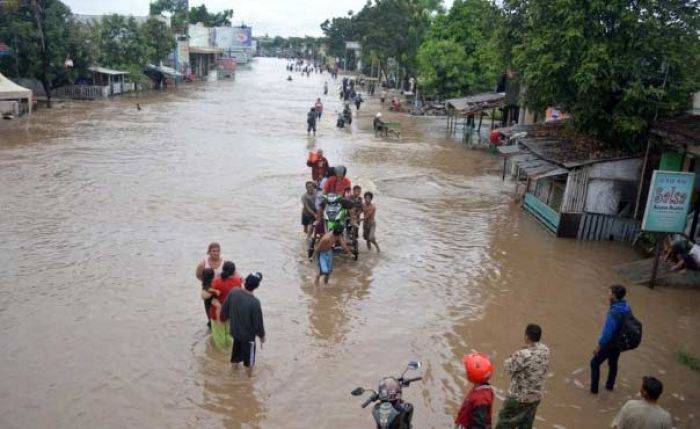 Gara-gara Pasuruan Banjir, Ratusan Penumpang Kembalikan Tiket KA
