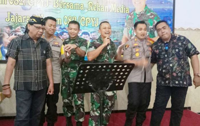 Danrem Ruly Chandrayadi Anggap Hoax Jelang Pilpres Makin Gencar dan Makin Mengerikan Danrem Ruly Chandrayadi Anggap Hoax Jelang Pilpres Makin Gencar dan Makin Mengerikan