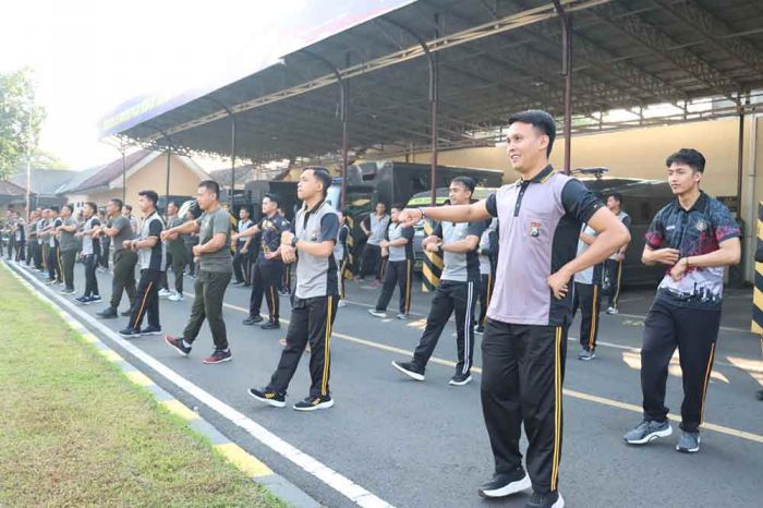 Jelang HUT Bhayangkara ke-79, Polres Mojokerto Kota Gelar Olahraga Bersama TNI Jelang HUT Bhayangkara ke-79, Polres Mojokerto Kota Gelar Olahraga Bersama TNI