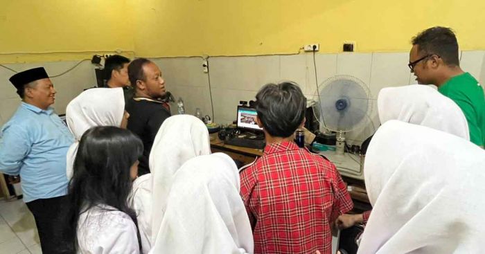 Outing Class SMAN 2 Batu ke BANGSAONLINE dan Harian Bangsa: Belajar Langsung Dunia Jurnalistik