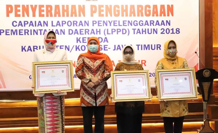 Pemkot Mojokerto Raih 10 Besar Penghargaan LPPD Terbaik Tingkat Jatim Pemkot Mojokerto Raih 10 Besar Penghargaan LPPD Terbaik Tingkat Jatim