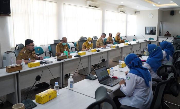 Kejar Target 95 Persen di 2024, Bupati Kediri Bentuk Tim Percepatan Cakupan UHC Kejar Target 95 Persen di 2024, Bupati Kediri Bentuk Tim Percepatan Cakupan UHC