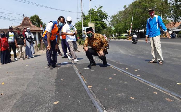 Perlintasan KA Kalitengah Diperbaiki, Warga Berterima Kasih ke BHS dan KAI Perlintasan KA Kalitengah Diperbaiki, Warga Berterima Kasih ke BHS dan KAI