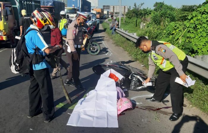 Kecelakaan di Depan Gedung Mahkamah Militer Waru, Seorang Perempuan Tewas Terlindas Truk Kecelakaan di Depan Gedung Mahkamah Militer Waru, Seorang Perempuan Tewas Terlindas Truk