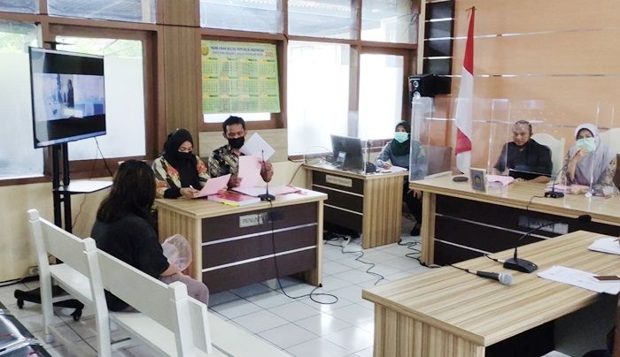 Ibu Anak Panti Korban Penganiayaan Sekaligus Pencabulan di Kota Malang Tolak Hasil Sidang Diversi Ibu Anak Panti Korban Penganiayaan Sekaligus Pencabulan di Kota Malang Tolak Hasil Sidang Diversi