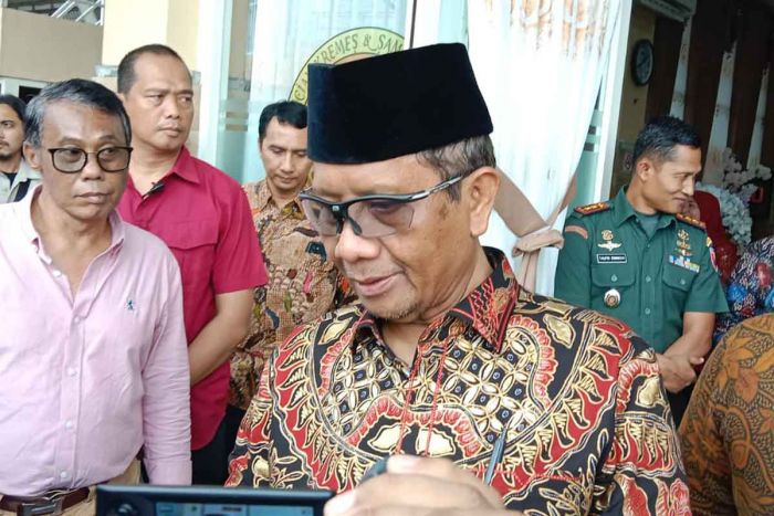 Menkopolhukam Sebut Kasus Penistaan Agama oleh Pimpinan Ponpes Al-Zaytun Masuki Tahap Penyidikan Menkopolhukam Sebut Kasus Penistaan Agama oleh Pimpinan Ponpes Al-Zaytun Masuki Tahap Penyidikan
