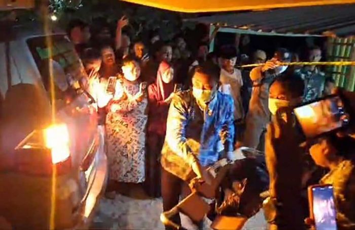Diduga Korban Pembunuhan, Ibu dan Anak di Paciran Ditemukan Tewas dalam Warung