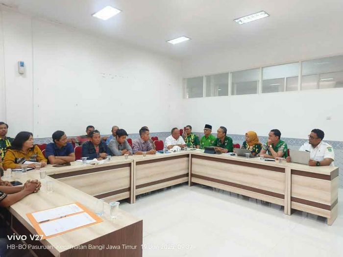 Dugaan Pungli PTSL, Ketua LSM Jimat Sebut Inspektorat Berpihak ke Lurah Kolursari Dugaan Pungli PTSL, Ketua LSM Jimat Sebut Inspektorat Berpihak ke Lurah Kolursari
