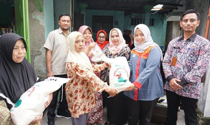 Tingkatkan Gizi Keluarga, Ning Ita Salurkan Bantuan Sosial Pangan Sembako Kepada 4.918 KPM Tingkatkan Gizi Keluarga, Ning Ita Salurkan Bantuan Sosial Pangan Sembako Kepada 4.918 KPM