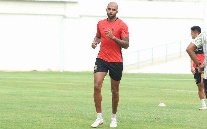 Lucas Gama Moreira Perkuat Persik Kediri, Macan Putih Serius Bangun Lini Pertahanan Solid Lucas Gama Moreira Perkuat Persik Kediri, Macan Putih Serius Bangun Lini Pertahanan Solid