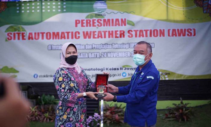 Amati Cuaca Ekstrem, BMKG Pasang Automatic Weather Station di Kota Batu Amati Cuaca Ekstrem, BMKG Pasang Automatic Weather Station di Kota Batu