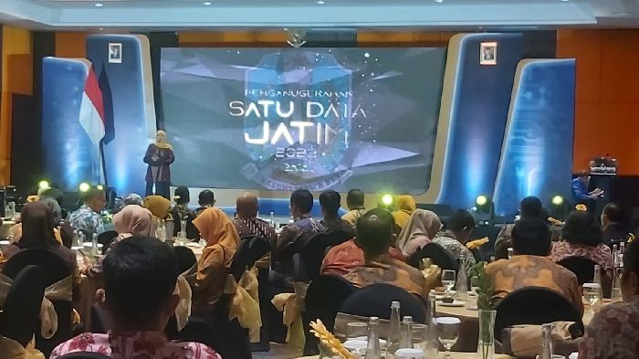 Gubernur Khofifah Tekankan Pentingnya Percepatan Implementasi Satu Data Gubernur Khofifah Tekankan Pentingnya Percepatan Implementasi Satu Data