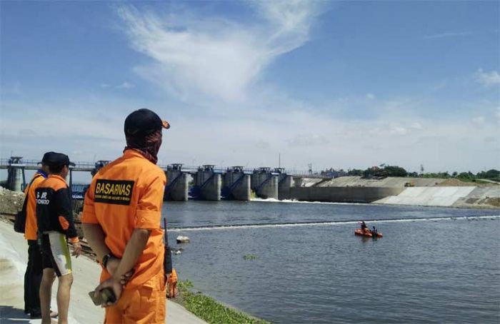 Terpeleset, Pemancing asal Kalitidu Bojonegoro Tewas Tenggelam Terpeleset, Pemancing asal Kalitidu Bojonegoro Tewas Tenggelam