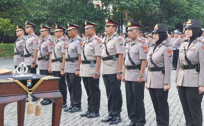 Kapolresta Sidoarjo Pimpin Sertijab Lima Kapolsek Kapolresta Sidoarjo Pimpin Sertijab Lima Kapolsek