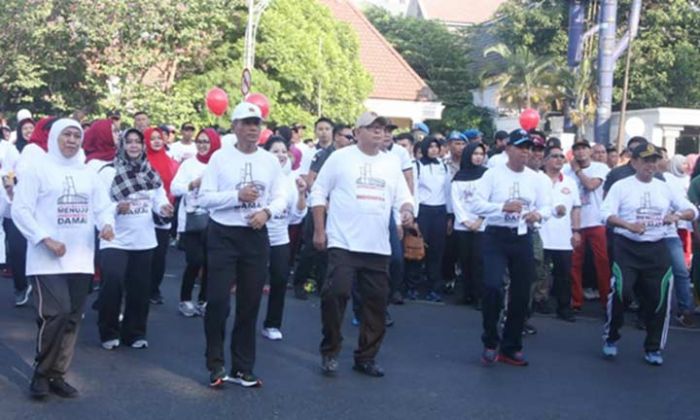 Olahraga Bersama di HUT Polri ke-73, Pangkoarmada II Dukung Deklarasi Tolak Kerusuhan di Jatim Olahraga Bersama di HUT Polri ke-73, Pangkoarmada II Dukung Deklarasi Tolak Kerusuhan di Jatim