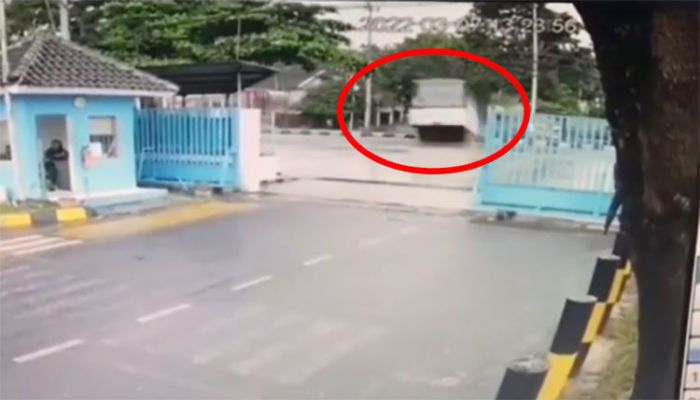 Kurang Waspada, Bus di Semarang Tabrak Supeltas Hingga Tewas Kurang Waspada, Bus di Semarang Tabrak Supeltas Hingga Tewas