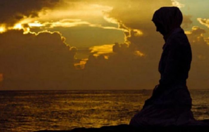 Tafsir Al-Kahfi 46: Al-Baqiyat Al-Shalihat Itu Cewek Cantik (?) Tafsir Al-Kahfi 46: Al-Baqiyat Al-Shalihat Itu Cewek Cantik (?)